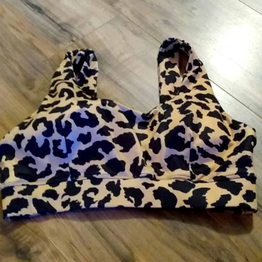 Women's sports bra